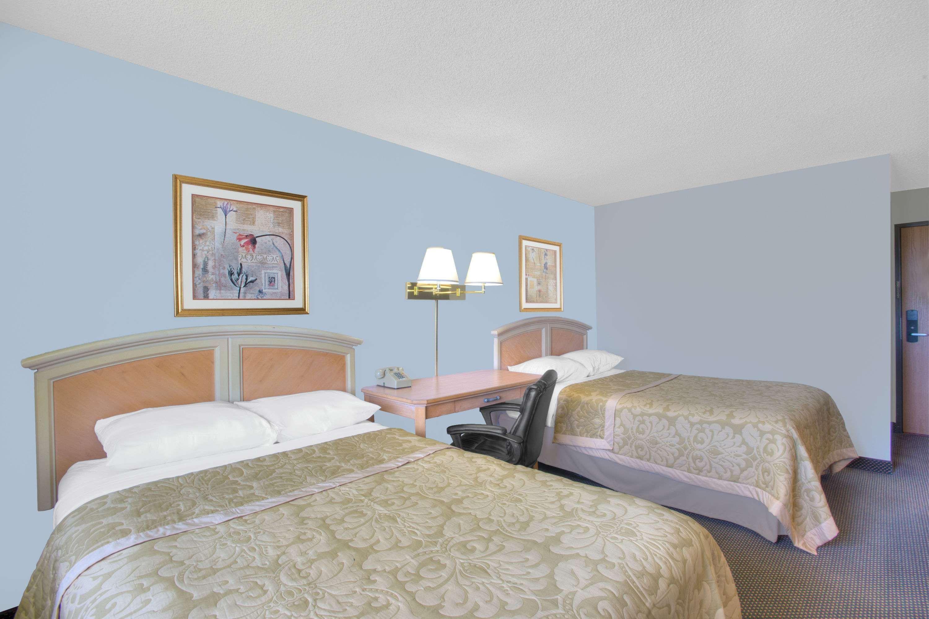 Hotel Super 8 By Wyndham Augusta Extérieur photo