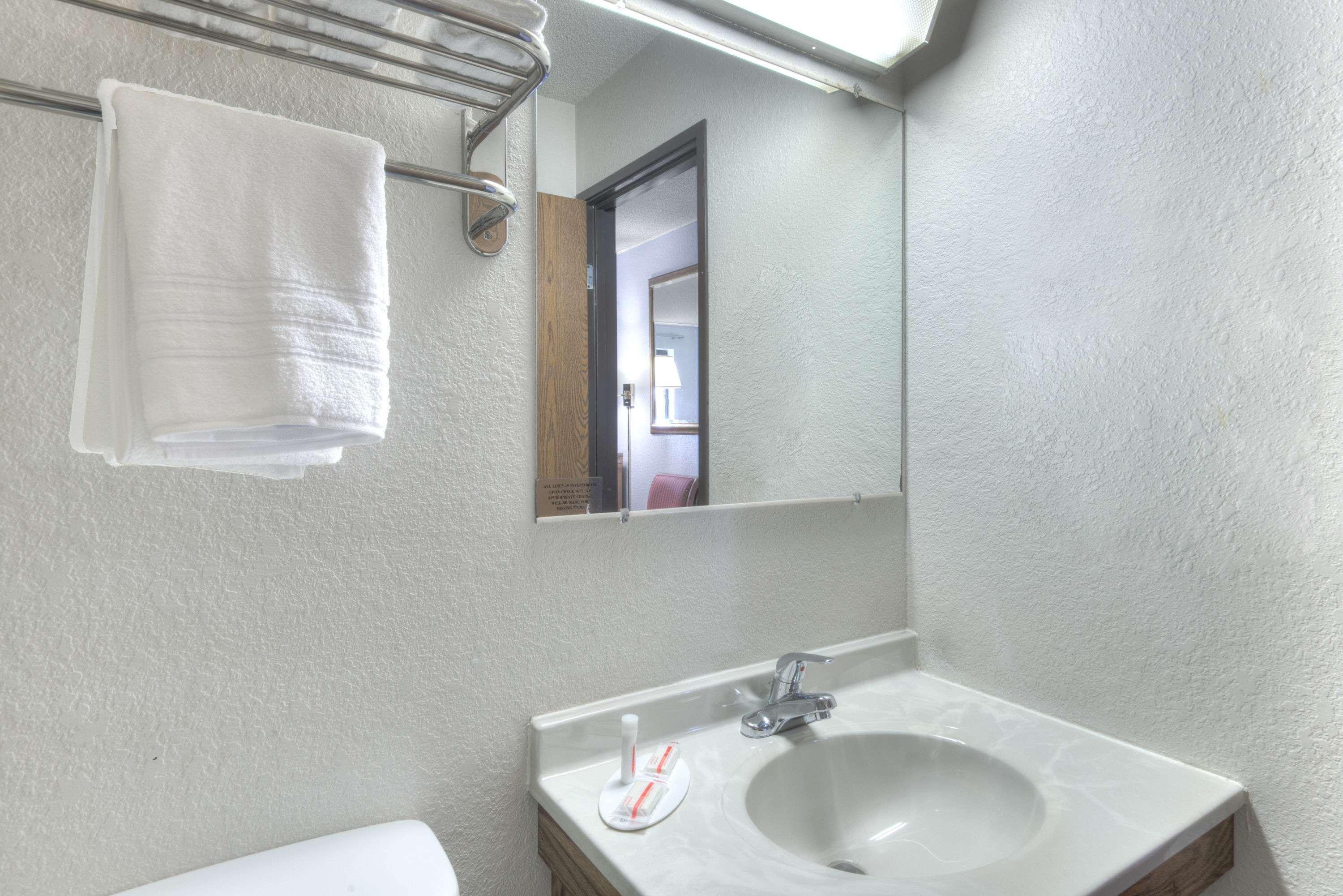 Hotel Super 8 By Wyndham Augusta Extérieur photo